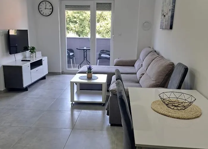 Tina Apartment *