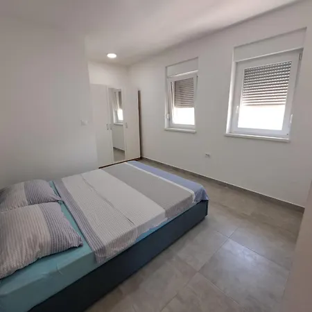 Apartment Tina *